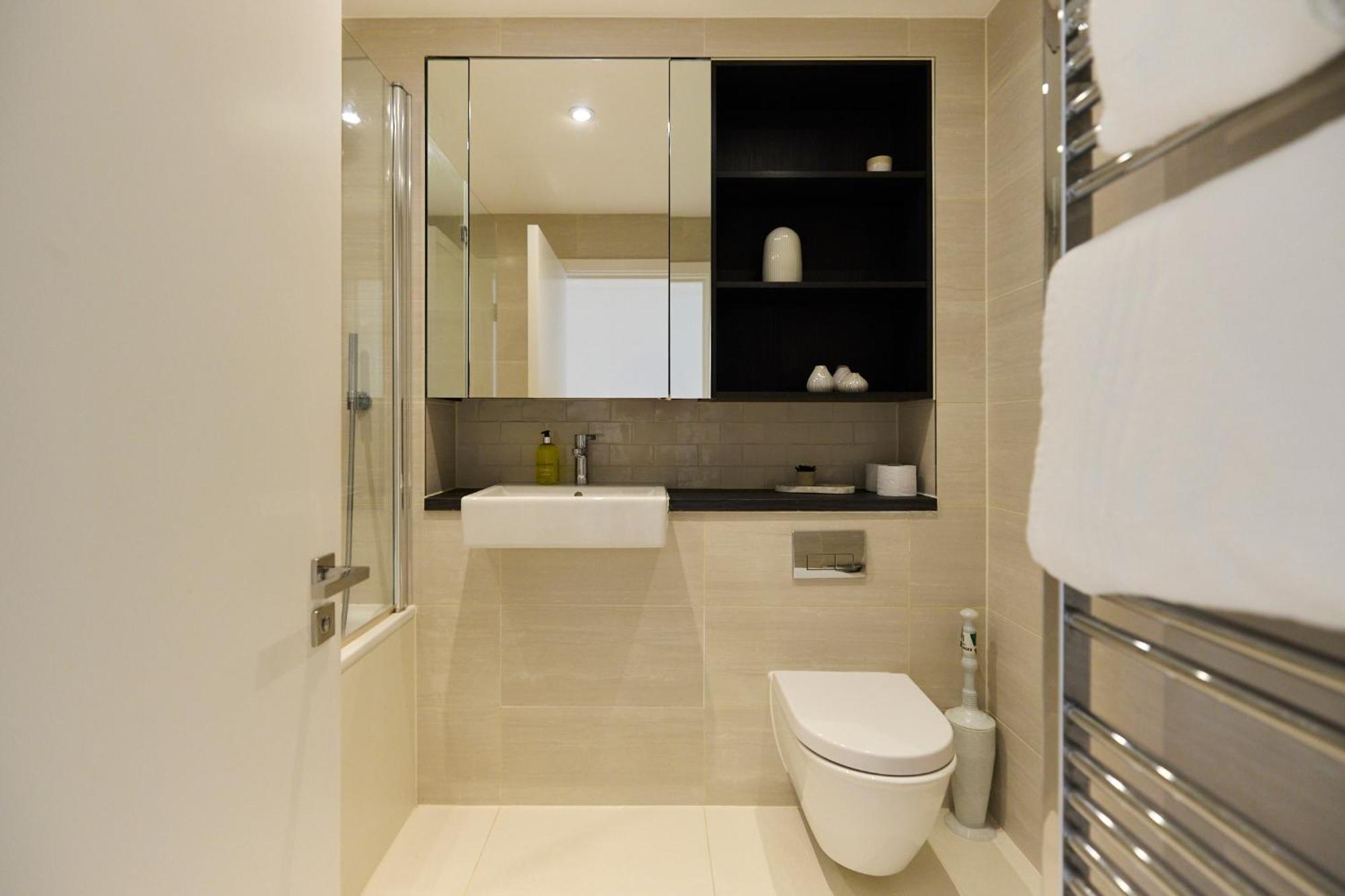 The Heathside Haven - Modern 3bdr With Garden Appartement *
