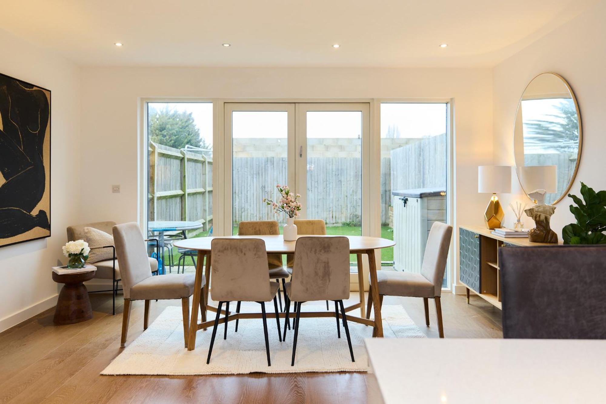 The Heathside Haven - Modern 3bdr With Garden Appartement *