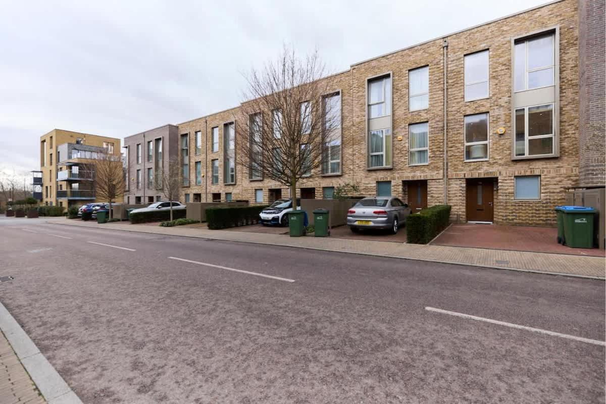 The Heathside Haven - Modern 3bdr With Garden Appartement *